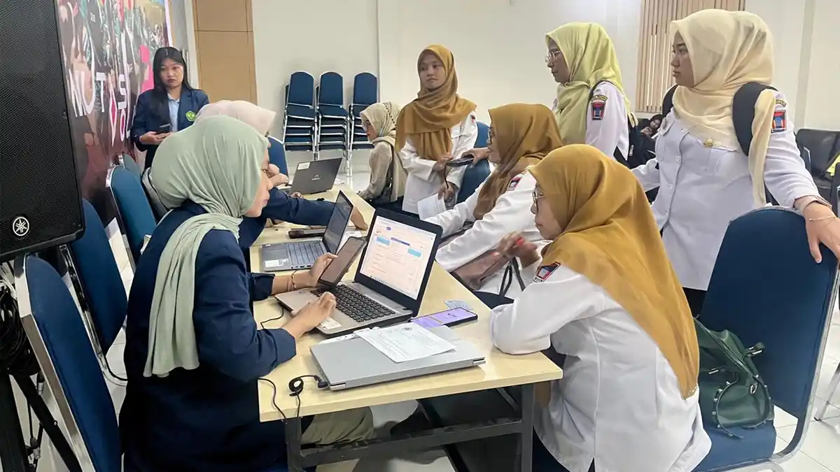 Guru-Guru di Kota Padang Ramai Datangi Kantor Pajak, Ada Apa?