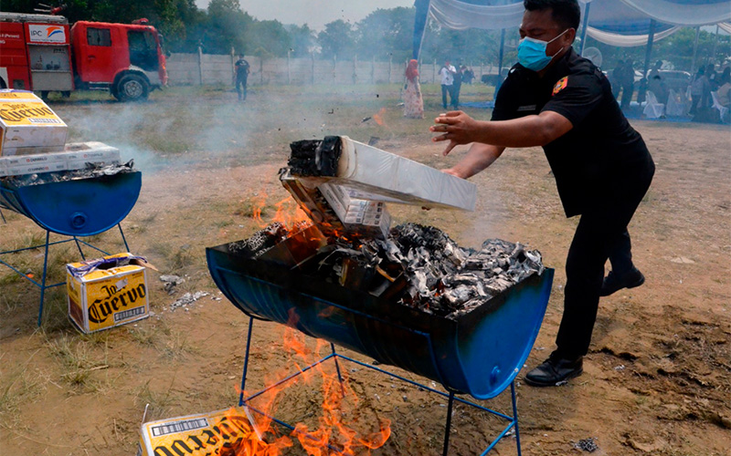 Bea Cukai Sumbagbar Musnahkan Rokok dan Minol Ilegal Rp11,3 Miliar